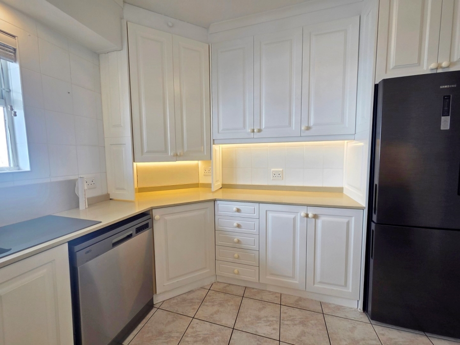 To Let 2 Bedroom Property for Rent in Sea Point Western Cape